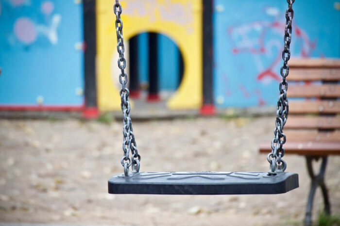 Niño sale a jugar al patio, su vecino dispara al aire y lo mata en Año Nuevo