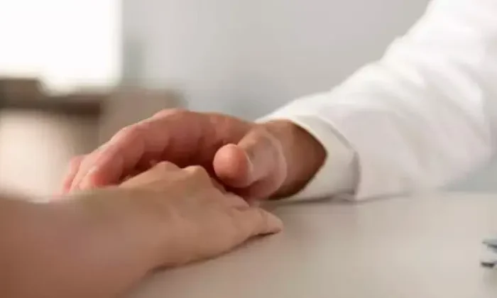 “Si me tocas, te apuñalo”: Niña se defiende con cuchillo de un hombre que la manoseó