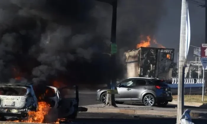 Gobierno de Sinaloa confirma 6 muertos, 29 heridos y 250 vehículos robados