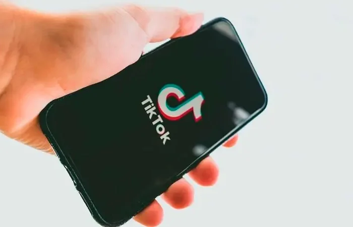 Muere niña de doce años por hacer reto viral de TikTok