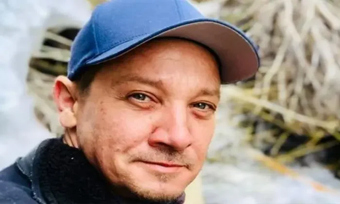 El actor Jeremy Renner sufre accidente con máquina quitanieves; lo reportan grave￼