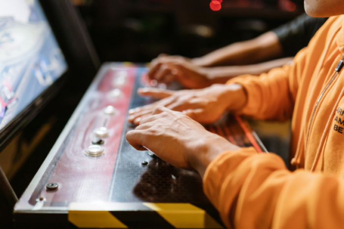 Niño mata a su amigo tras perder en las maquinitas