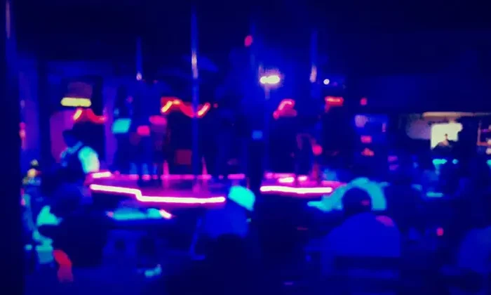 ‘Pasen a pagar o serán exhibidos’; Table dance busca a dos que se fueron sin pagar