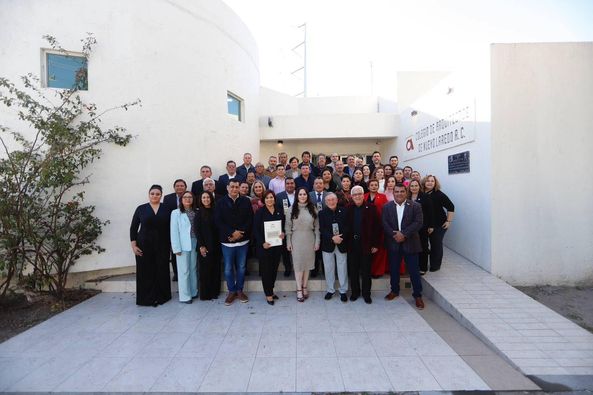 ENTREGA ALCALDESA ESCRITURAS A COLEGIO DE ARQUITECTOS DE NUEVO LAREDO EN SU 48 ANIVERSARIO