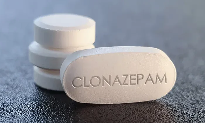 Piden a padres que vigilen a sus hijos para evitar retos con clonazepam