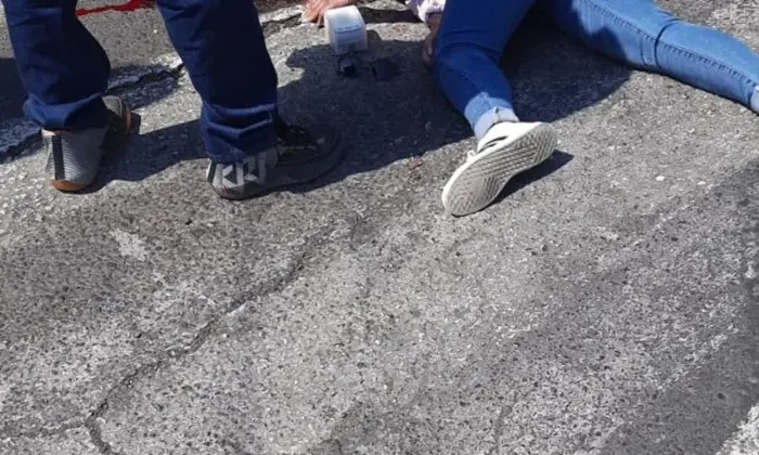 Mujer se arroja de Uber cuando el chofer cambió de ruta; está grave￼