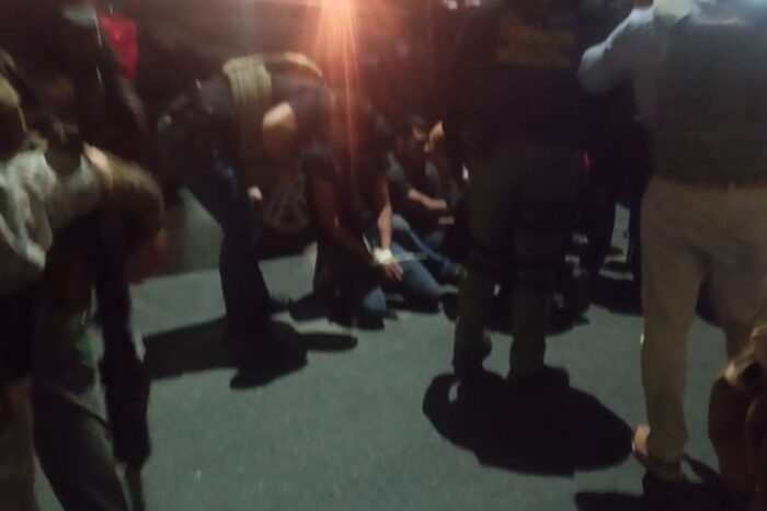 Cartel del Golfo entrega a 5 de sus sicarios como autores del asesinato y secuestro de 4 norteamericanos