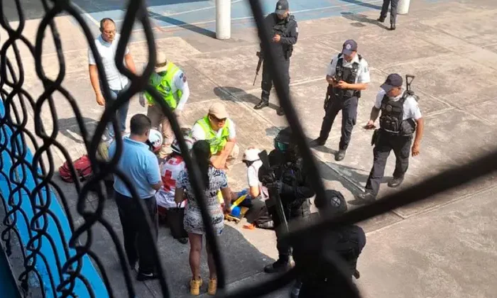 Por bullying menor se lanza de segundo piso en escuela de Veracruz