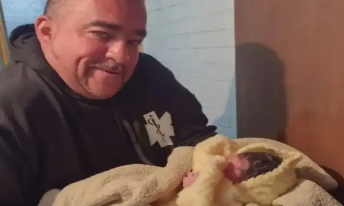 Hospitales rechazaron a joven de 16 años embarazada; paramédicos la auxiliaron a dar a luz￼