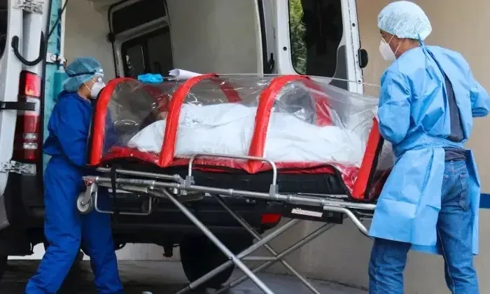 Muere un paciente por COVID-19 y se contagian 11￼