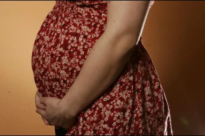 Mujer de 31 años queda embarazada de un niño de 13, pero no irá a prisión￼