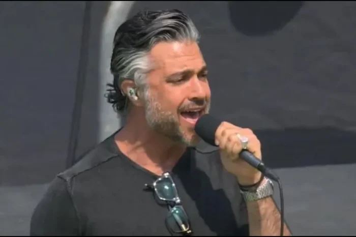 Jaime Camil se equivoca al cantar el himno de EU en Nascar y recibe críticas
