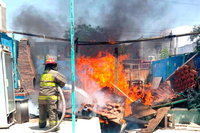 Provoca incendio al quemar unas tablas en Nuevo Laredo