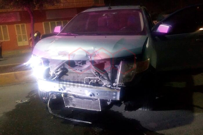 Provoca fuerte choque tras invadir vía en Nuevo Laredo