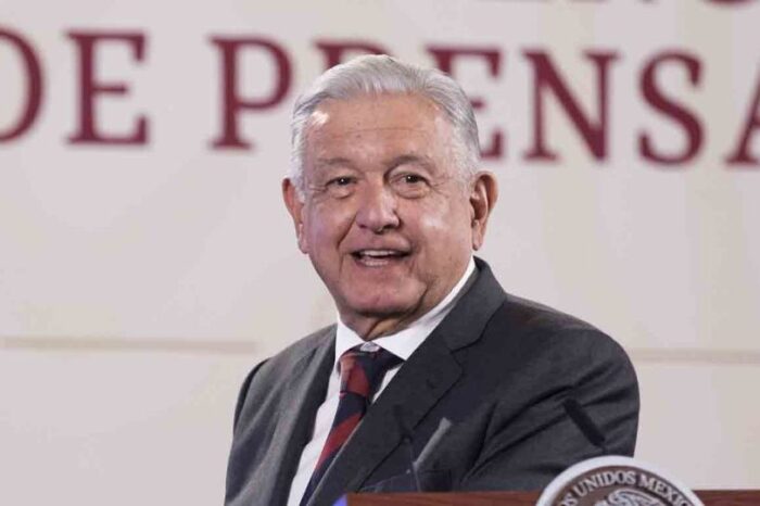 Quieren seguir robando: AMLO critica a Oposición