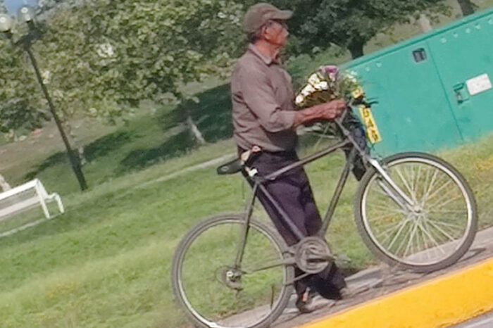 Hallan muerto a abuelito que desapareció tras llevar flores a la tumba de su esposa
