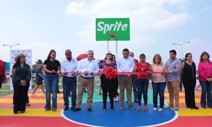 Arreglan plaza Los Cantaros en Nuevo Laredo