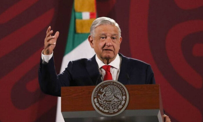AMLO manda a sus adversarios a un seminario para que cambien su actitud