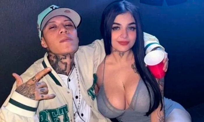 No bajan de ‘vulgares’ y ‘nacos’ a Karely Ruiz y Santa Fe Klan por polémicas fotos