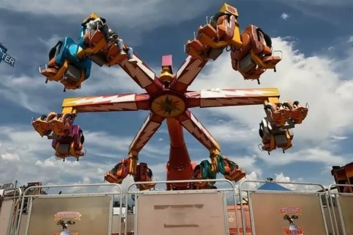 Se desploma juego mecánico 'estrella' en feria de Sonora