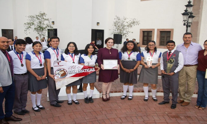 Estudiantes de COBAT de Nuevo Laredo ganan torneo de matemáticas