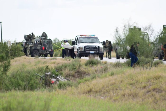 DEJA VOLCADURA  2 MILITARES MUERTOS Y TRES HERIDOS