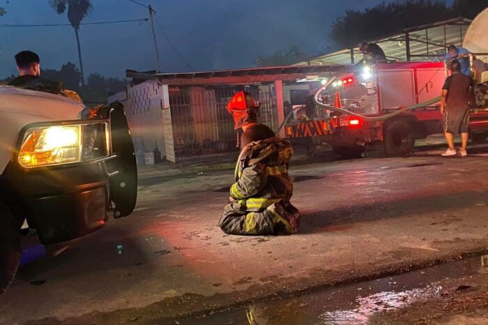 APOYA PROTECCIÓN CIVIL DE NUEVO LAREDO A SOFOCAR INCENDIO DE ANÁHUAC, NUEVO LEÓN