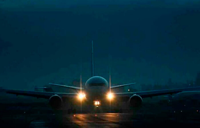 Quería esconderse en las ruedas de un avión para ‘viajar gratis’