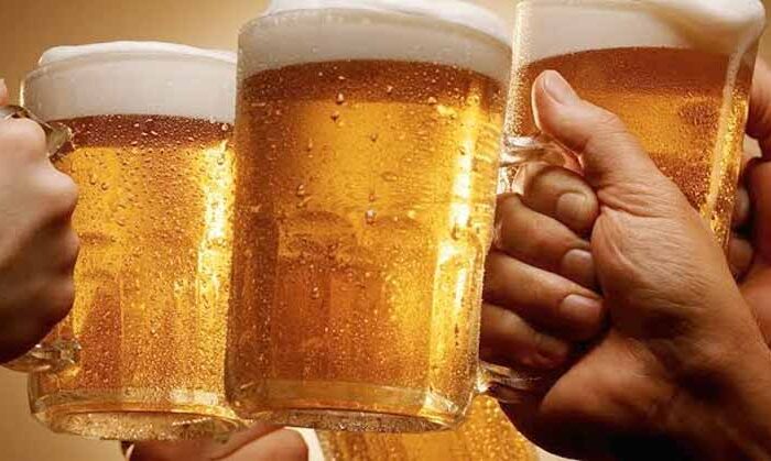 Abusa de su amigo porque se quedo dormido mientras tomaban