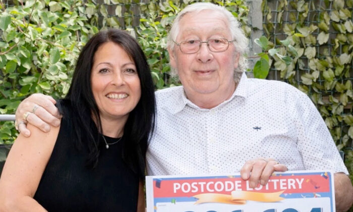 Abuelito gana la lotería con un boleto que le dejó su esposa antes de morir