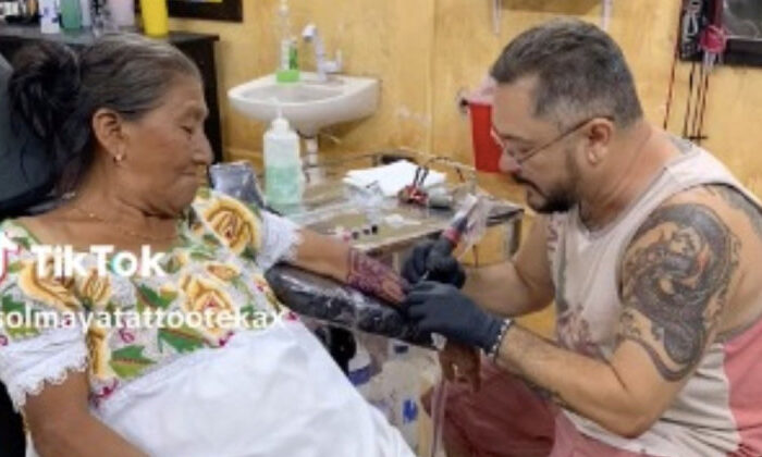 Abuelita yucateca se hace un tatuaje y ya es viral