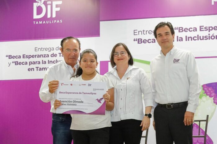 Entrega DIF Tamaulipas más de mil 800 becas en beneficio de la población vulnerable de los 43 municipios del estado