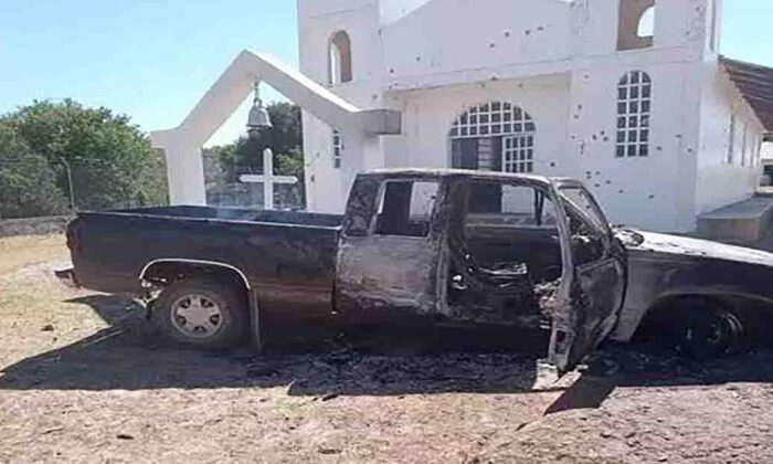 Disparan contra una iglesia y decapitan a un hombre en la entrada