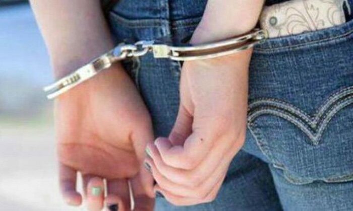 Es detenida por intentar vender a su bebé en Facebook