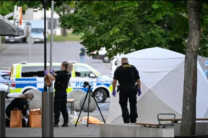 Mueren dos adolescentes y otras dos personas son heridas en un tiroteo en Estocolmo