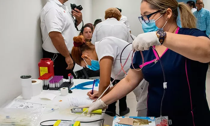 Impulsa UAT campaña de donación de sangre
