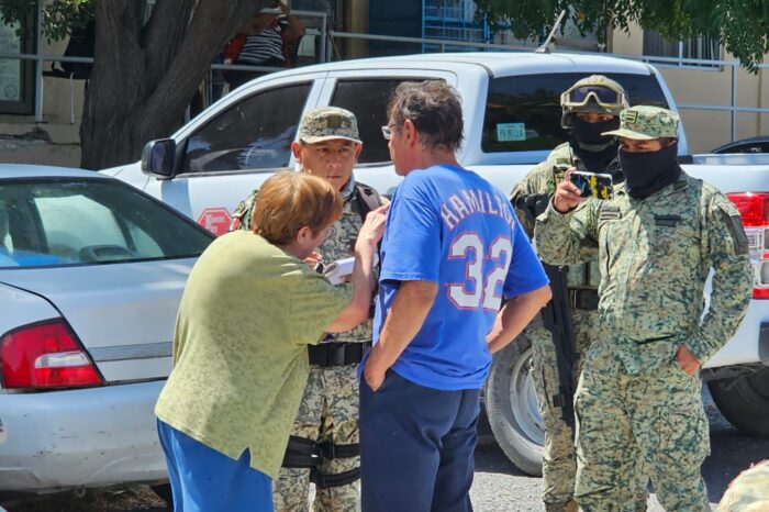 Hombre es secuestrado por militares y piden dinero a su familia para liberarlo.