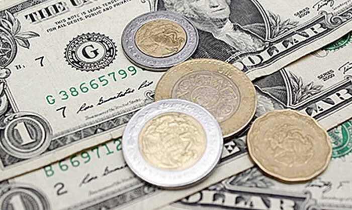 Peso toca nuevo récord con su mejor nivel en 7 años y medio