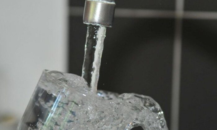 Revelan que casi la mitad de agua para consumo en EU está letalmente contaminada