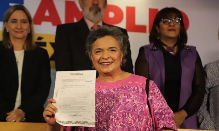 Beatriz Paredes se registra en el PRI para ser aspirante a la candidatura presidencial