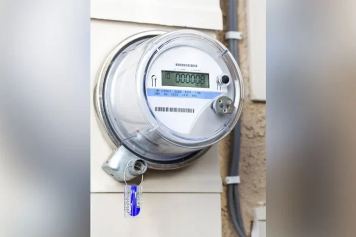 Hombre arranca medidor de luz a su vecino por tener música alta