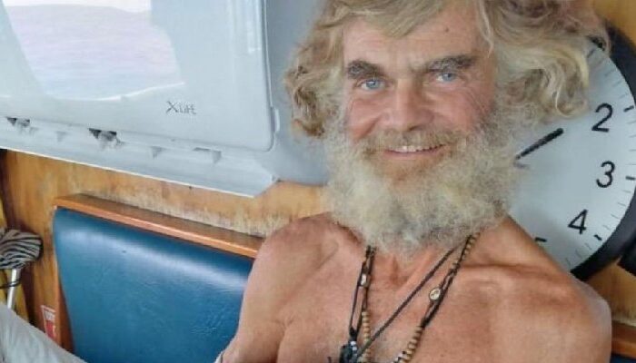 Náufrago sobrevivió con su perrita comiendo atún y sushi, gracias a un huracán