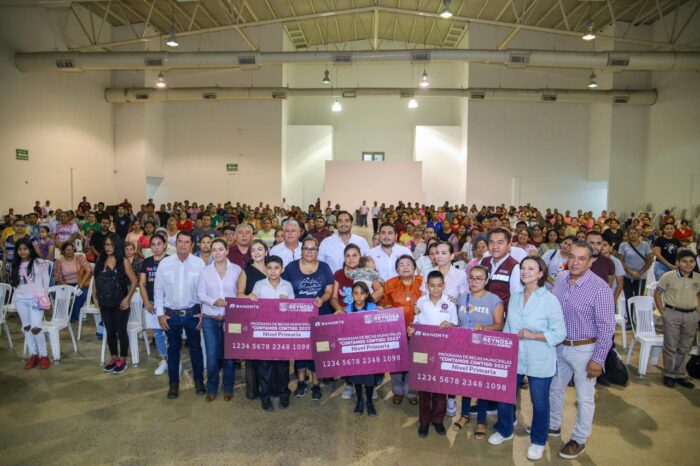 Concluyó Carlos Peña Ortiz entrega de tarjetas de Becas Municipales de Primaria