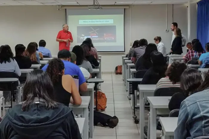 Prepara UAT la recertificación de sus centros de idiomas