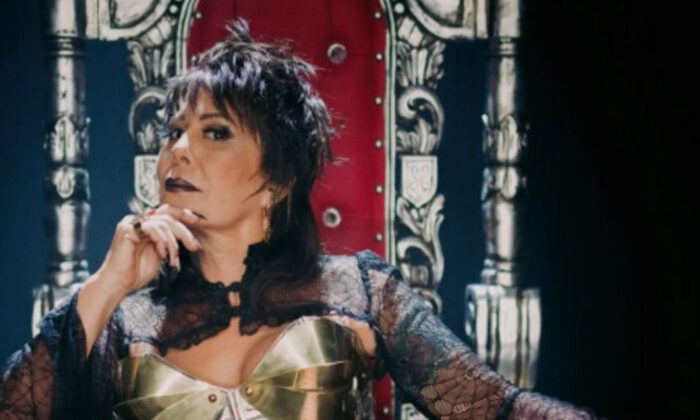 Alejandra Guzmán remata su ropa desde 300 pesos; te decimos cómo comprarla