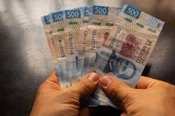 Proponen aumentar al doble los días pagados en el aguinaldo en México