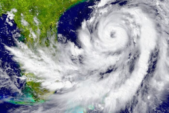 Huracán Hilary se degrada a categoría 1