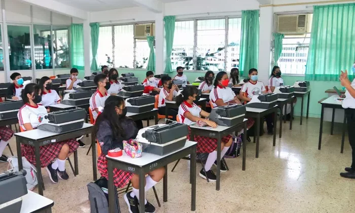 Dará SET materiales adicionales a libros de texto