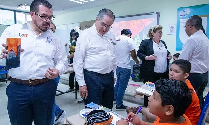Rector inaugura Diverticiencia