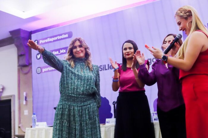 Rindió protesta Maki Ortiz como Coordinadora Estatal del movimiento Por Ella Por Todas